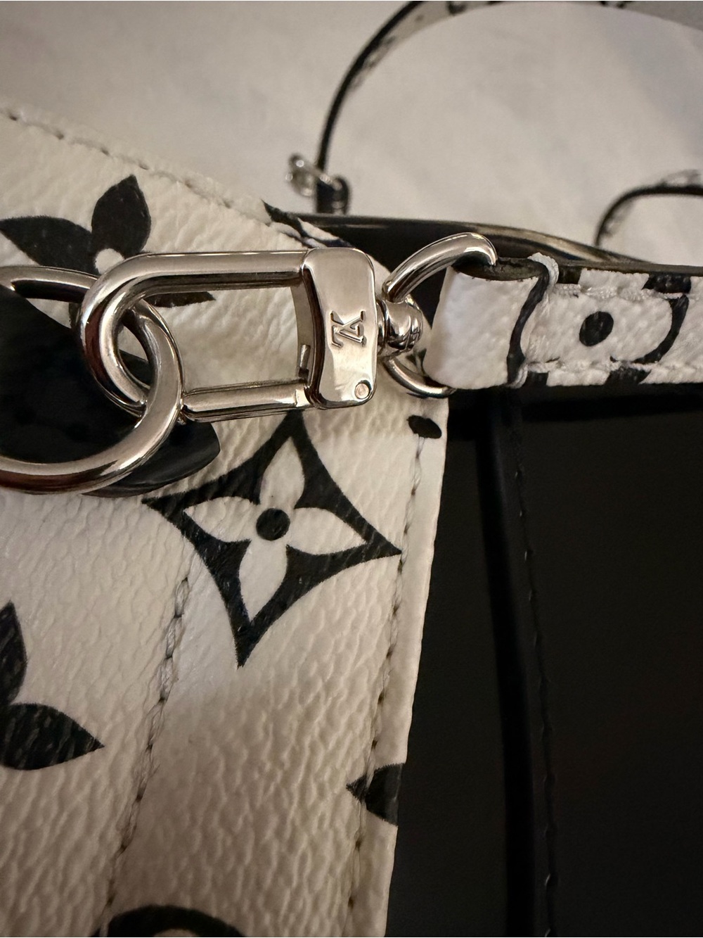 Louis Vuitton Black & White Monogram Vernis Hot Springs Backpack - Picture 11 of 12